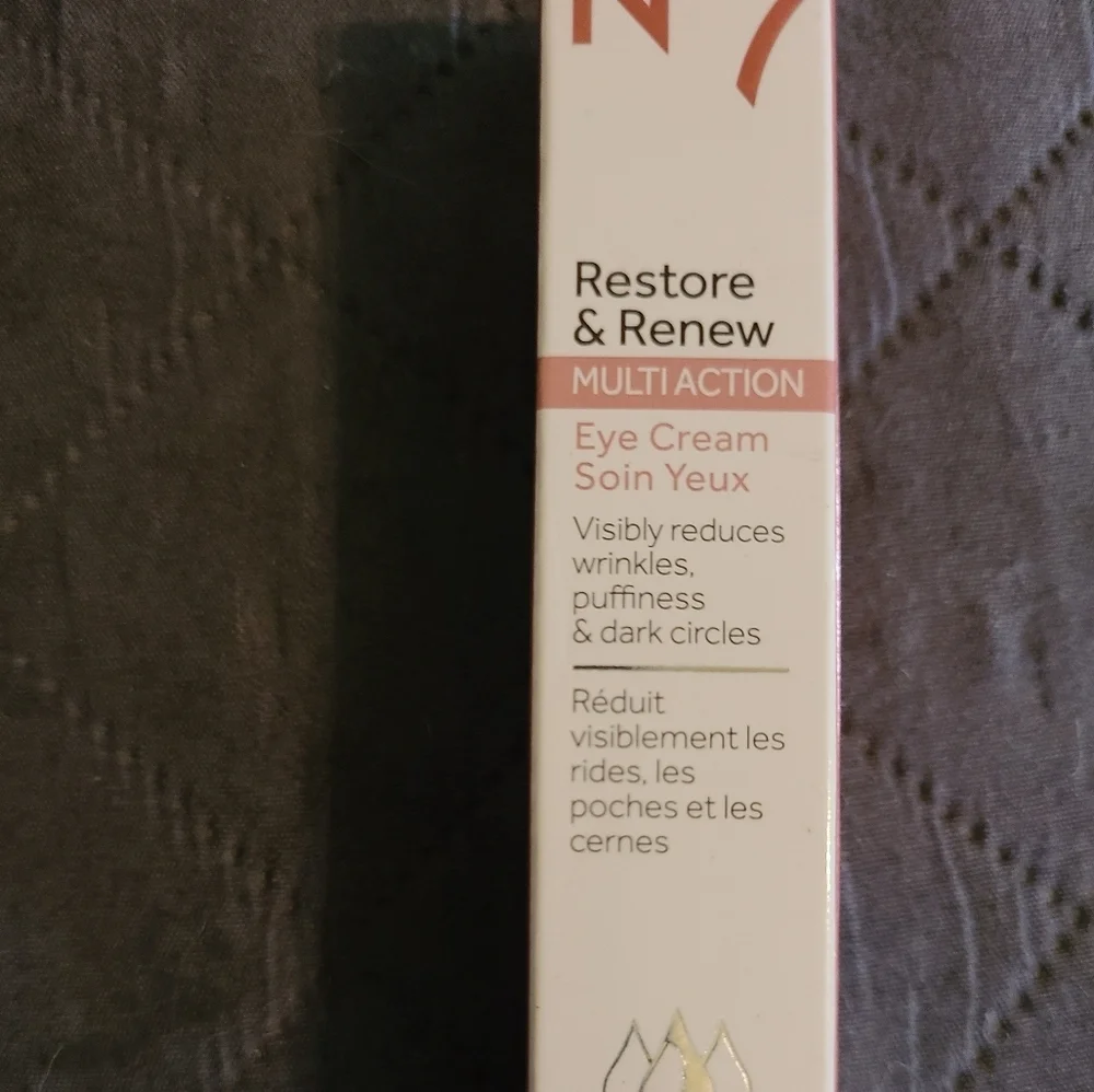 No7 restore renew face neck multi action eye crea - Picture 2 of 2